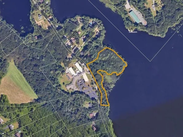 175 Log Rd, Smithfield, RI 02917