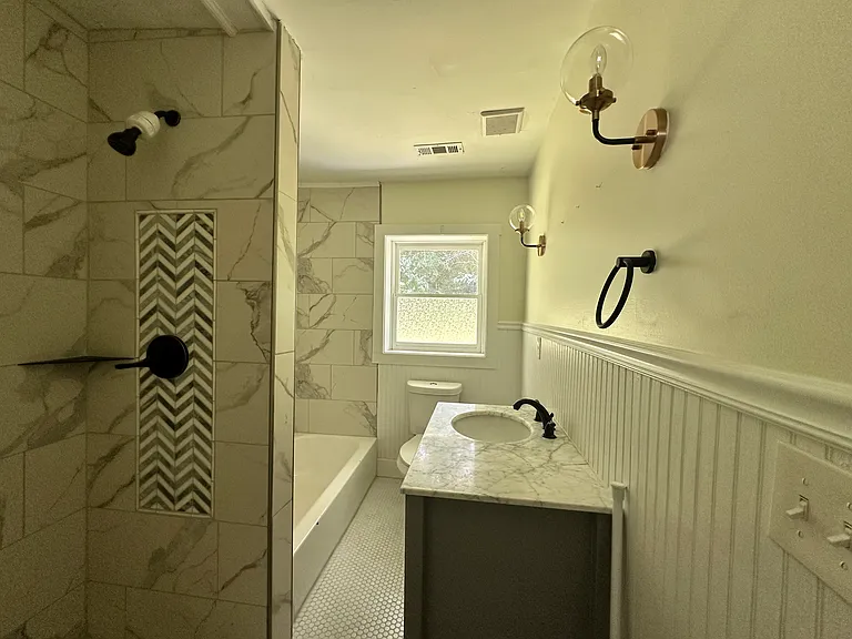 490 Barnett Dr — Photo 9