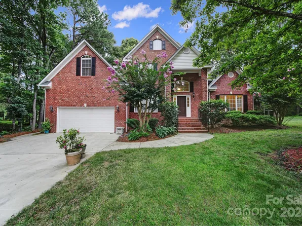 705 Pierce Ct, Rock Hill, SC 29730