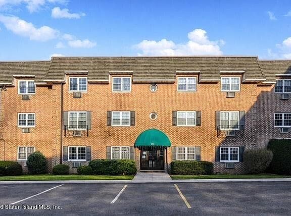 2nd image of 396 Maryland Ave APT 3A