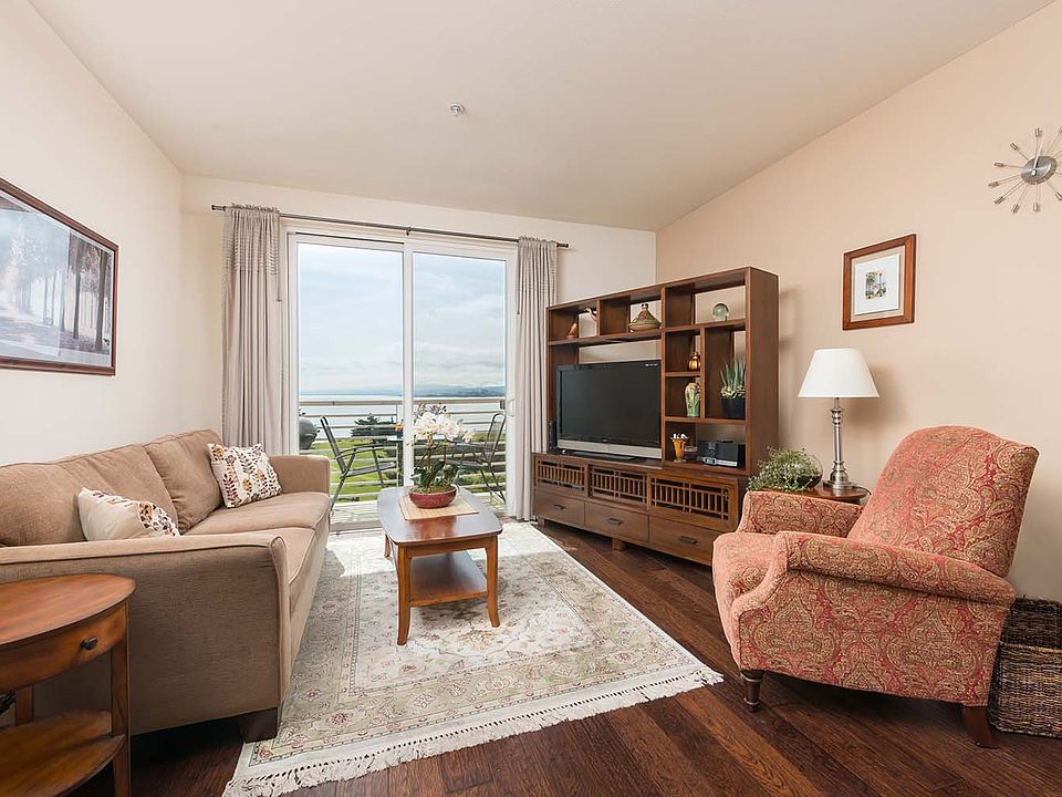 1st image of 301 Crescent Ct APT 3405