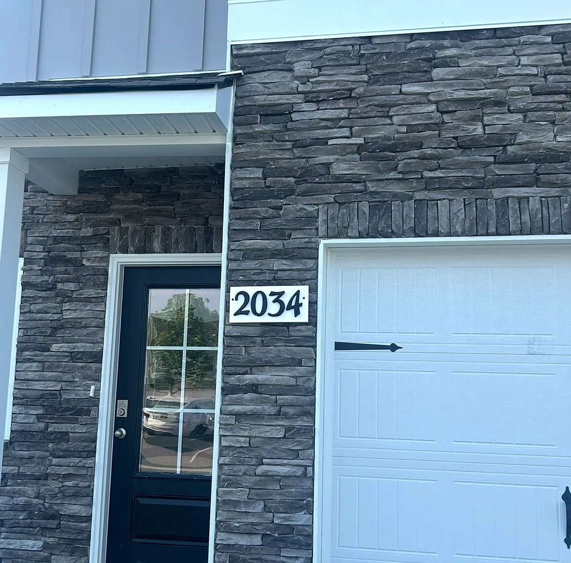 3 bed, 1418 sqft, $2,150 — Photo 2