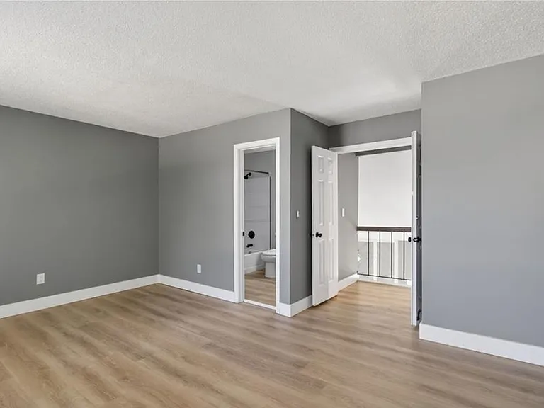 316 Falling Ln — Photo 8