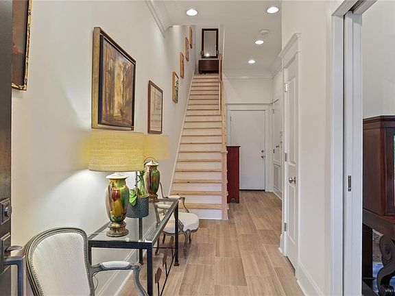 5th image of 2115 Prytania St