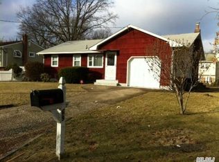 69 Tyrconnell St, Amityville, NY 11701