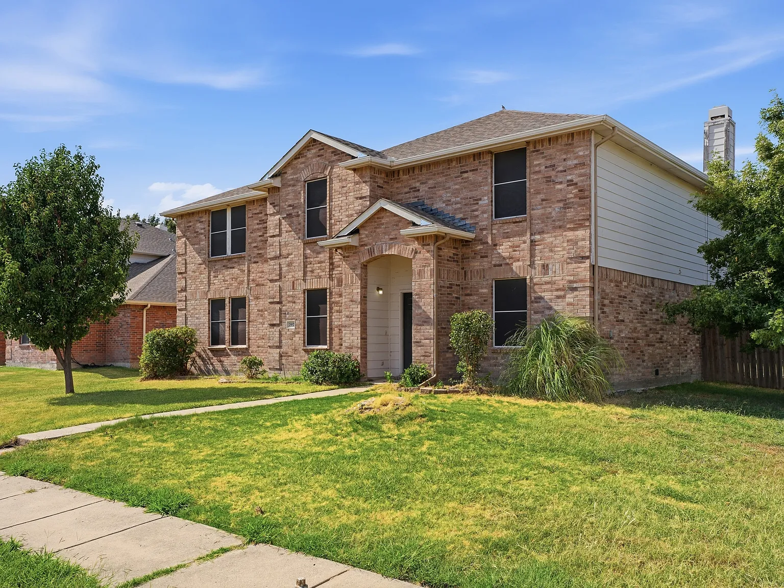 5 bed, 2915 sqft, $2,450 — Photo 3