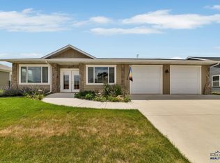3129 Hazelnut Ln, Rapid City, SD 57703