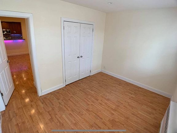 4th image of 147 Bay 40th St APT 2