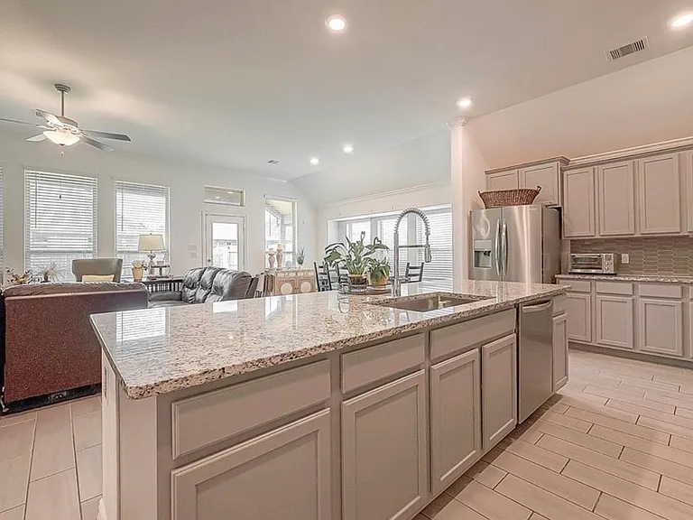 1718 Delta Creek Dr — Photo 10
