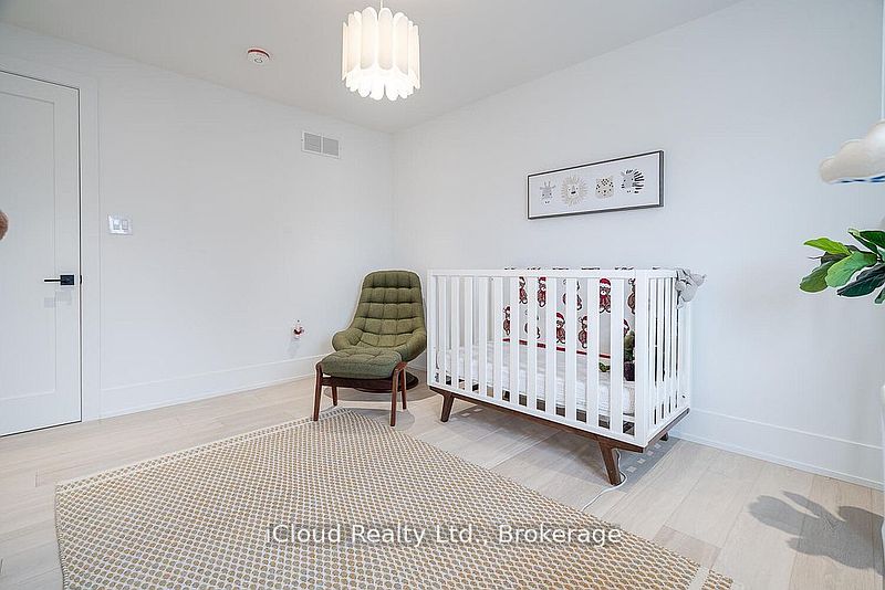 Burlington House for rent - 5 Bedrooms — photo 29