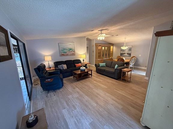3rd image of 5539 San Luis Dr