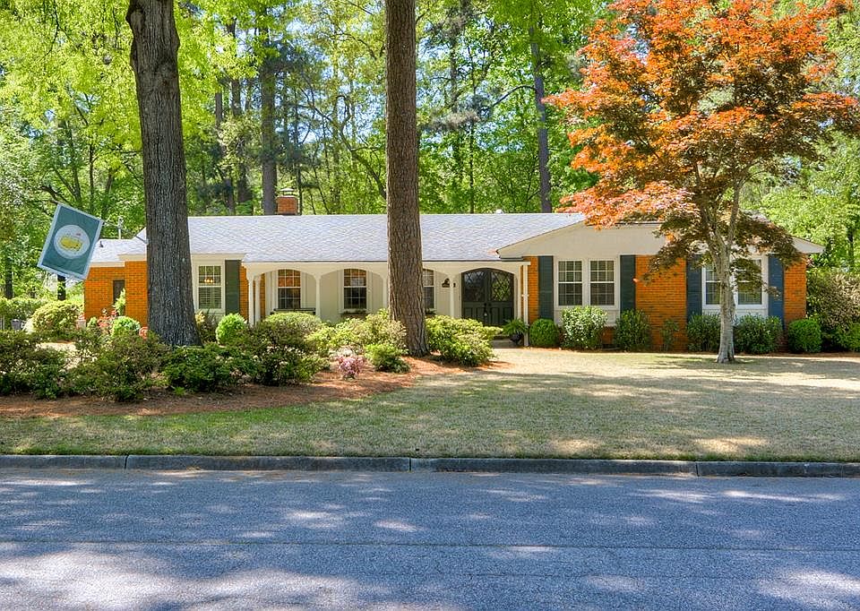 1st image of 609 Canterbury Dr