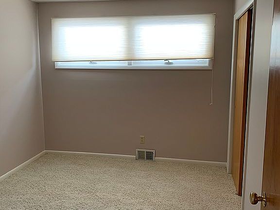 5th image of 128 Noel Dr