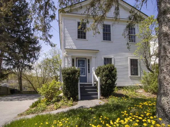 32 Silver Street, Hinesburg, VT 05461