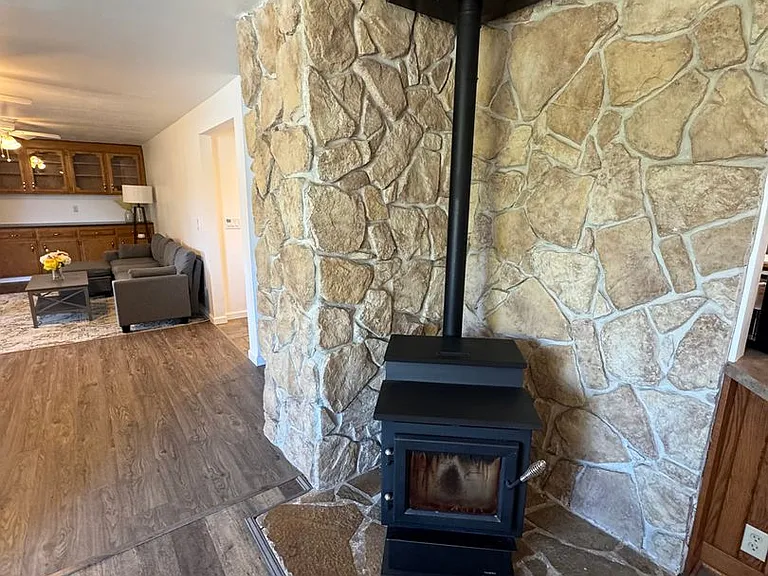 225 Kashmir Ct SE — Photo 11