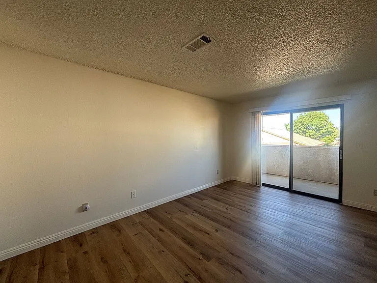 43941 18th St E — Photo 14