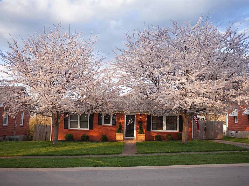 1st image of 343 Hillcrest Dr
