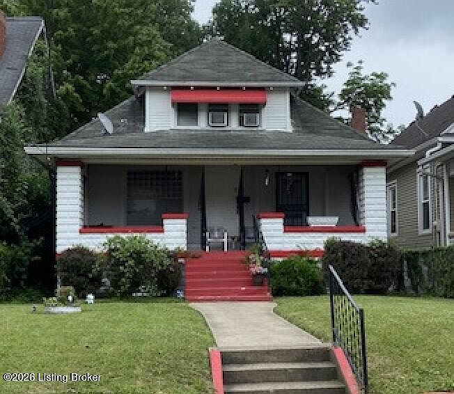 1st image of 715 S 32nd St