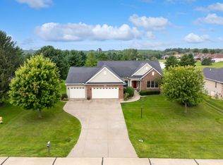 10901 156th St, Davenport, IA 52804