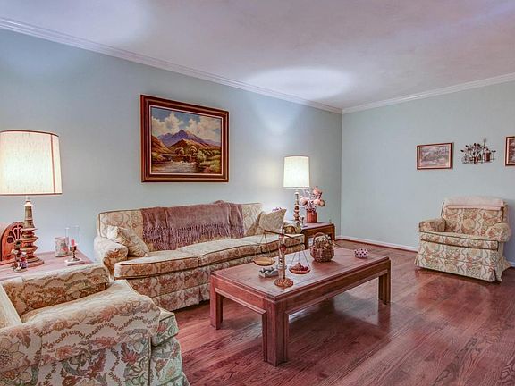 3rd image of 5758 Equestrian Dr