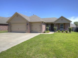 1004 S Missouri Ave, Claremore, OK 74019