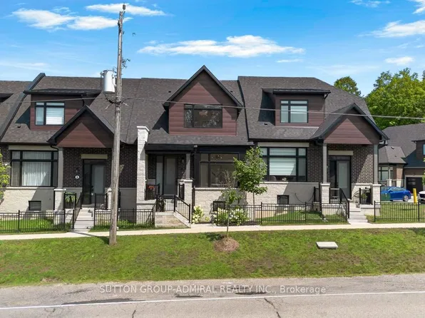 4 Vern Robertson Gate, Uxbridge, ON L9P 0R9