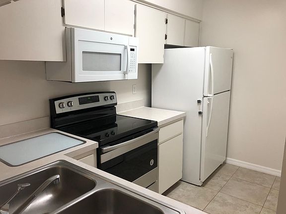 5th image of 3017 Bonaventure Cir APT 103