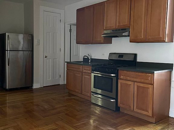2nd image of 4570 Manhattan College Pkwy APT 1C