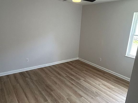 3rd image of 1512 W 4th St APT D