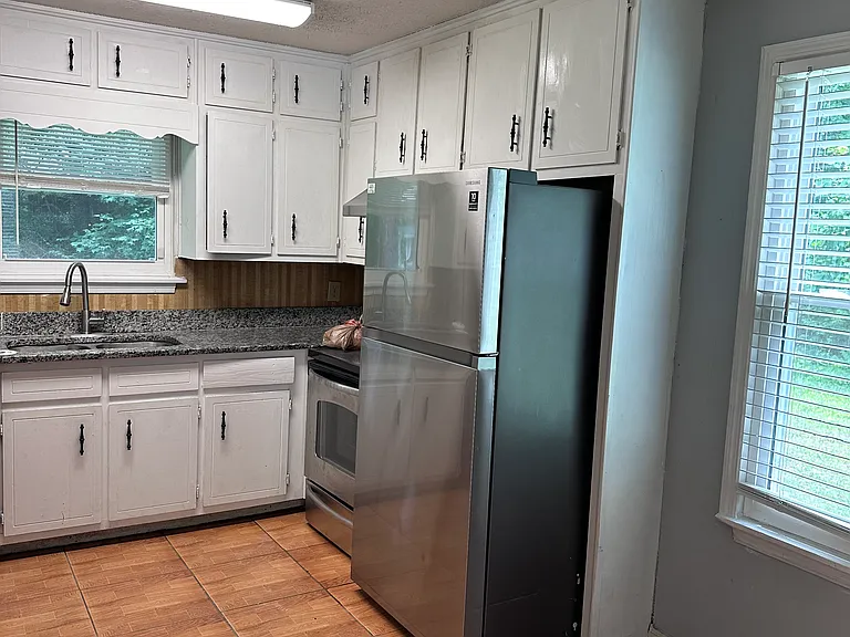 5172 Williams Rd #B — Photo 10