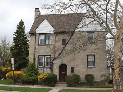 1450 Pitner Ave, Evanston, IL, 60201