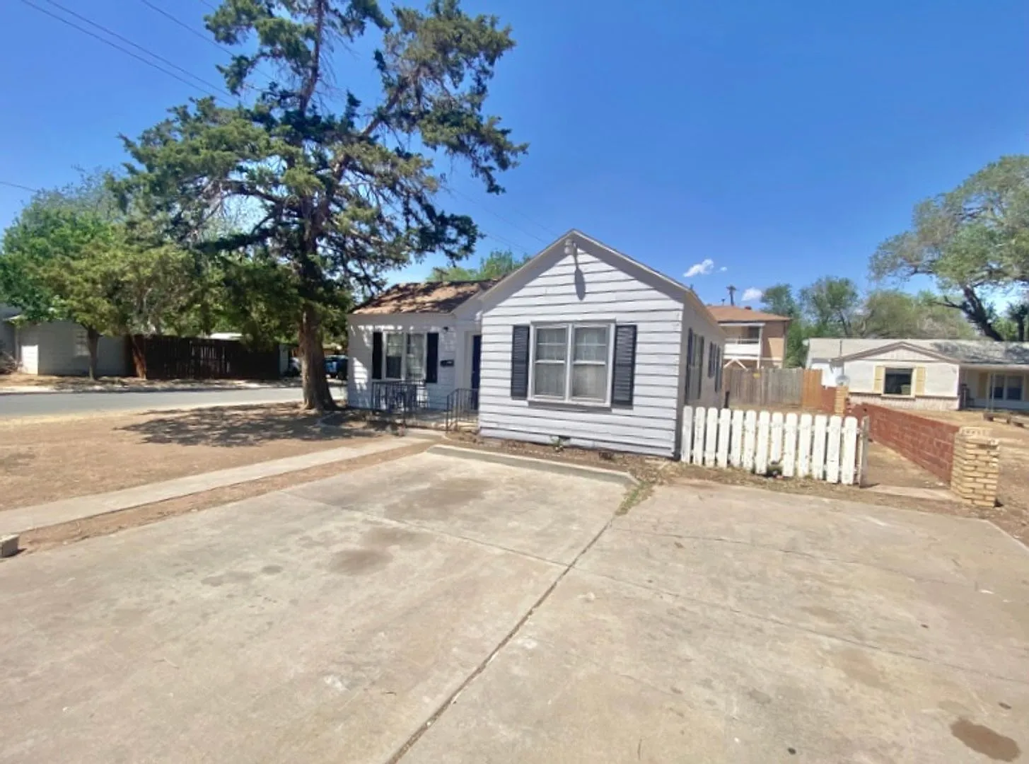 Available Now - 2 bed 1 bath near Texas Tech University — Photo 2