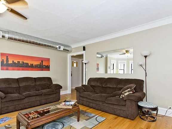 3rd image of 1424 W Winona St APT 2E