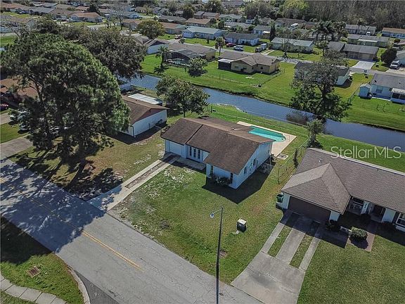 3rd image of 540 Royal Palm Dr