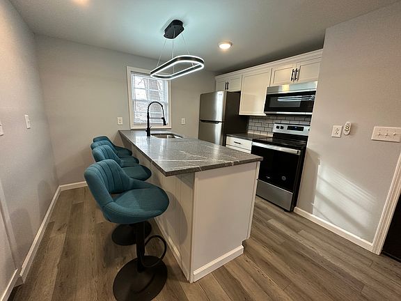 5th image of 435 Burnet Ave #2