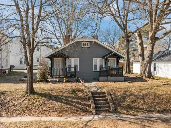 204 W Holt St, Burlington, NC 27217