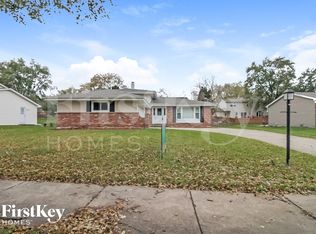 6S124 Lakewood Dr, Naperville, IL