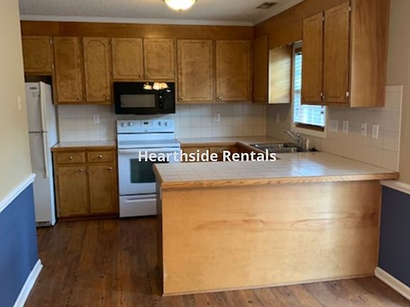 5th image of 3821 F6 E Vancroft Cir