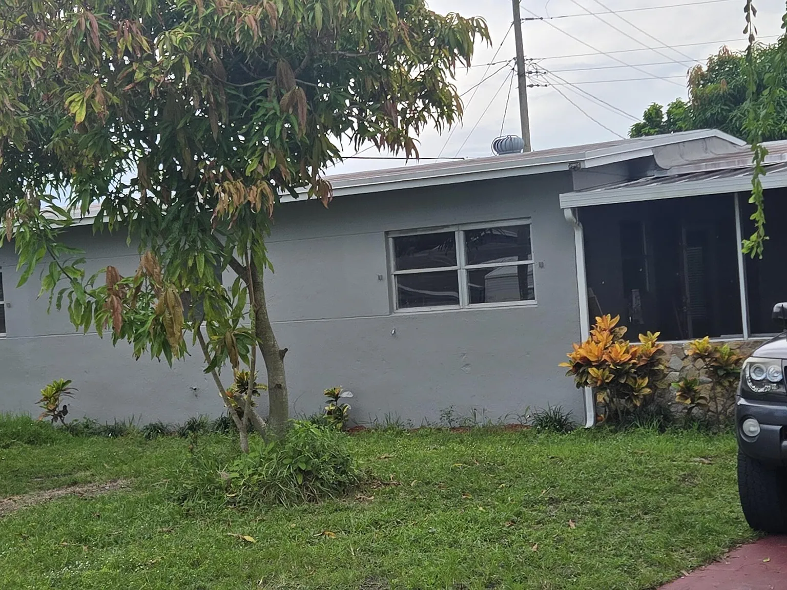 4 bed, 2.0 bath, 1399 sqft, $3,400 — Photo 3