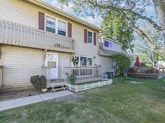 2nd image of 227 Elkhorn Ct Unit B