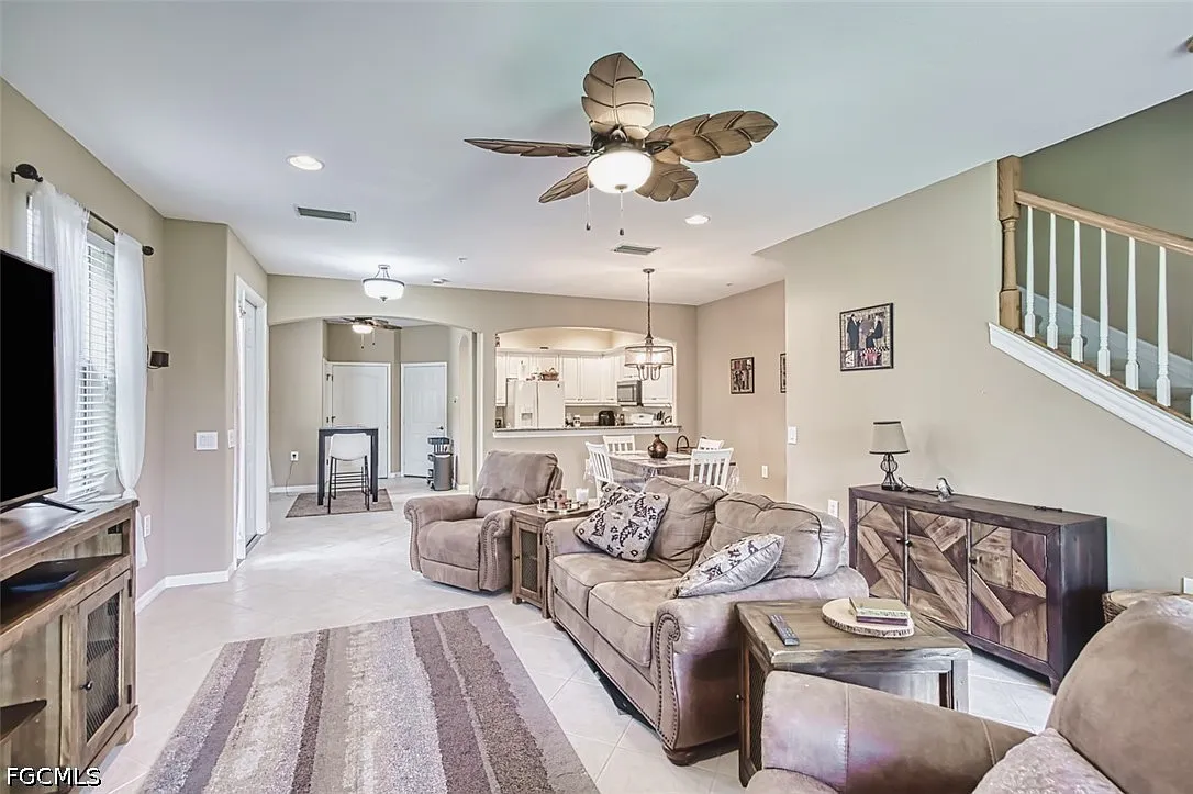 3 bed, 2.5 bath, 1821 sqft, $4,700 — Photo 3