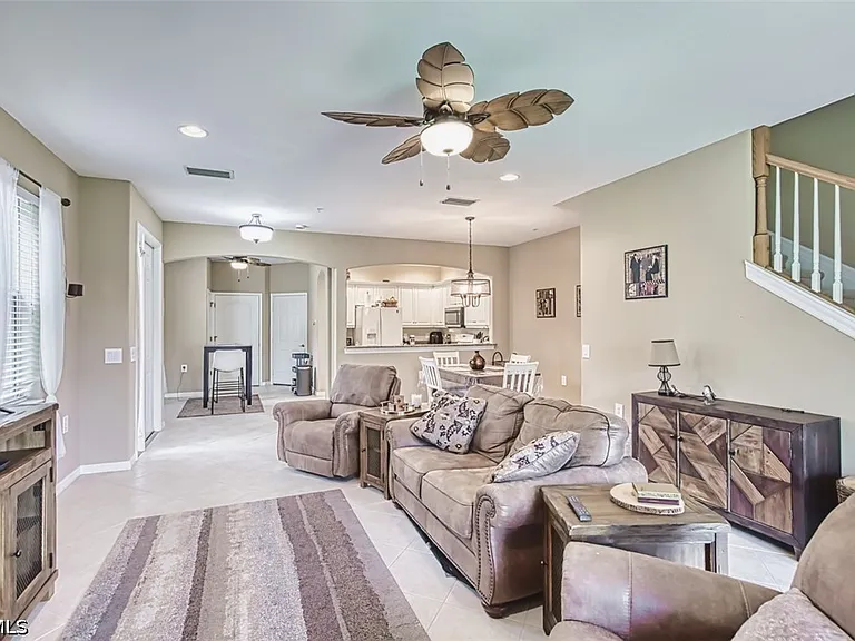 3230 Cottonwood Bnd #406 — Photo 3