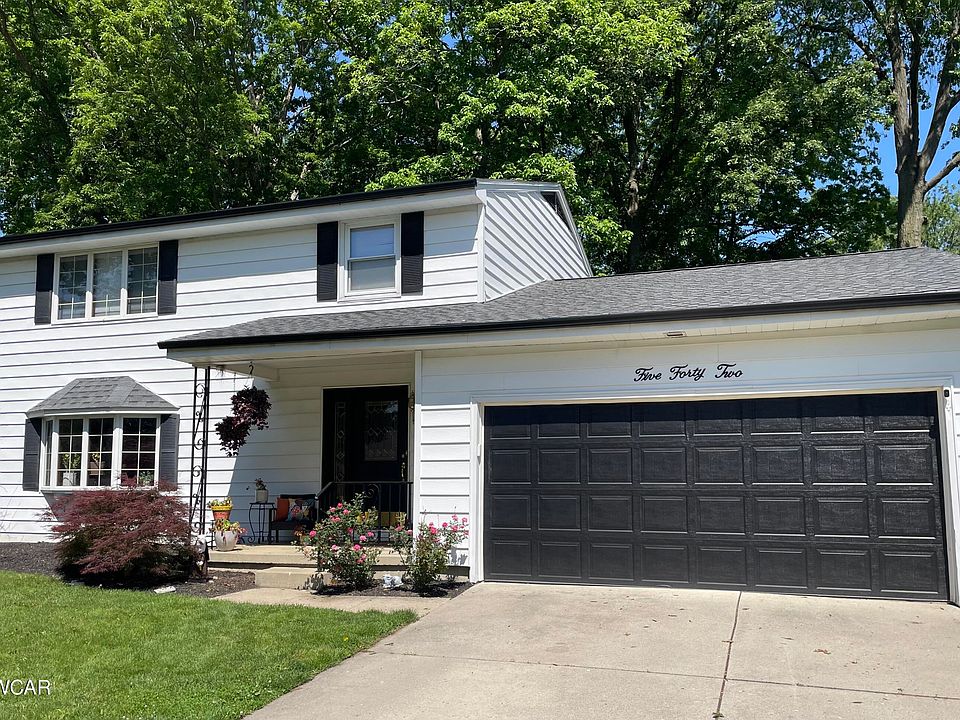 2nd image of 542 Fenway Dr