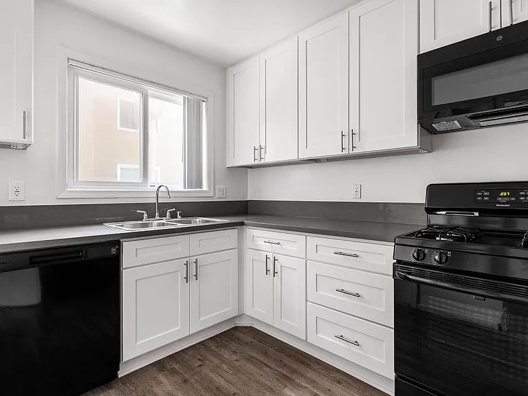 Gloria Homes Apartments — Photo 30