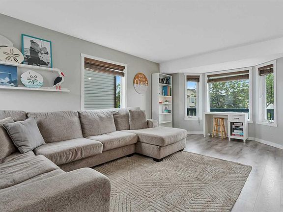 3rd image of 4613 N Westbrooke Rd