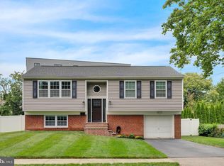 6803 Mitchell St, Philadelphia, PA 19128