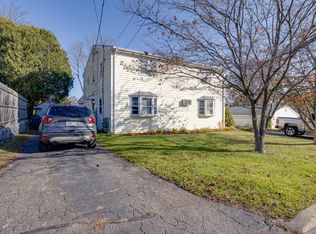 4 Campfield Dr, Fairfield, CT 06825