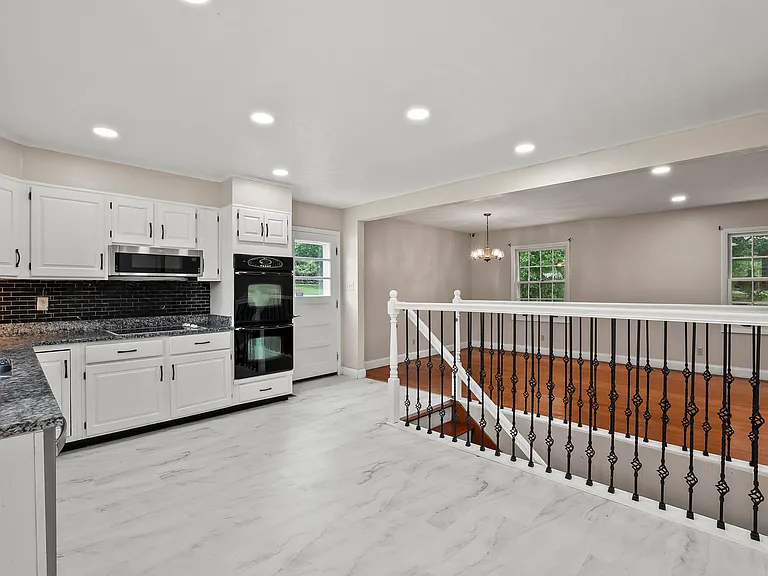 7720 Devonshire Dr — Photo 6