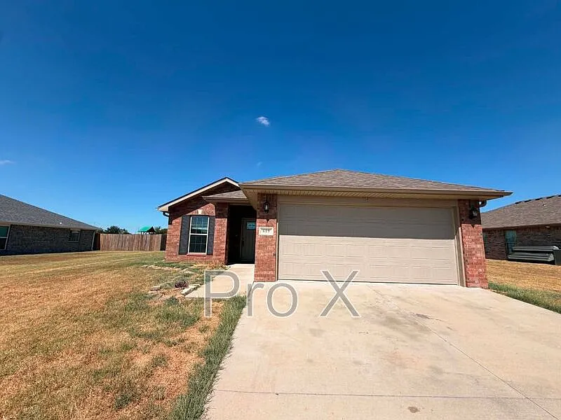 3 bed, 2.0 bath, 1550 sqft, $1,500 — Photo 1