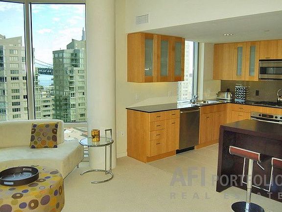 5th image of 355 1st St Unit 1402